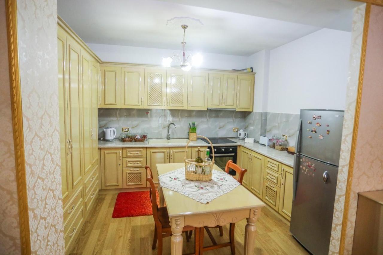 Luxurious Apartment Lake View โปกราเดซ ภายนอก รูปภาพ