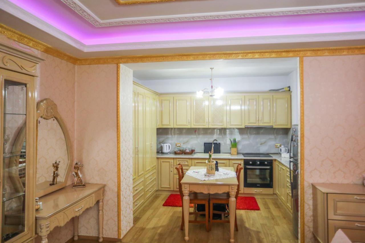 Luxurious Apartment Lake View โปกราเดซ ภายนอก รูปภาพ
