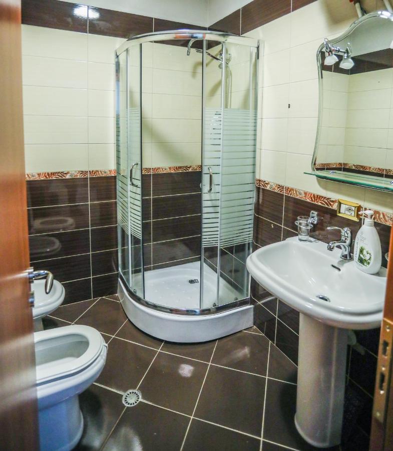 Luxurious Apartment Lake View โปกราเดซ ภายนอก รูปภาพ