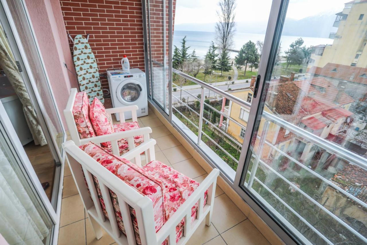 Luxurious Apartment Lake View โปกราเดซ ภายนอก รูปภาพ